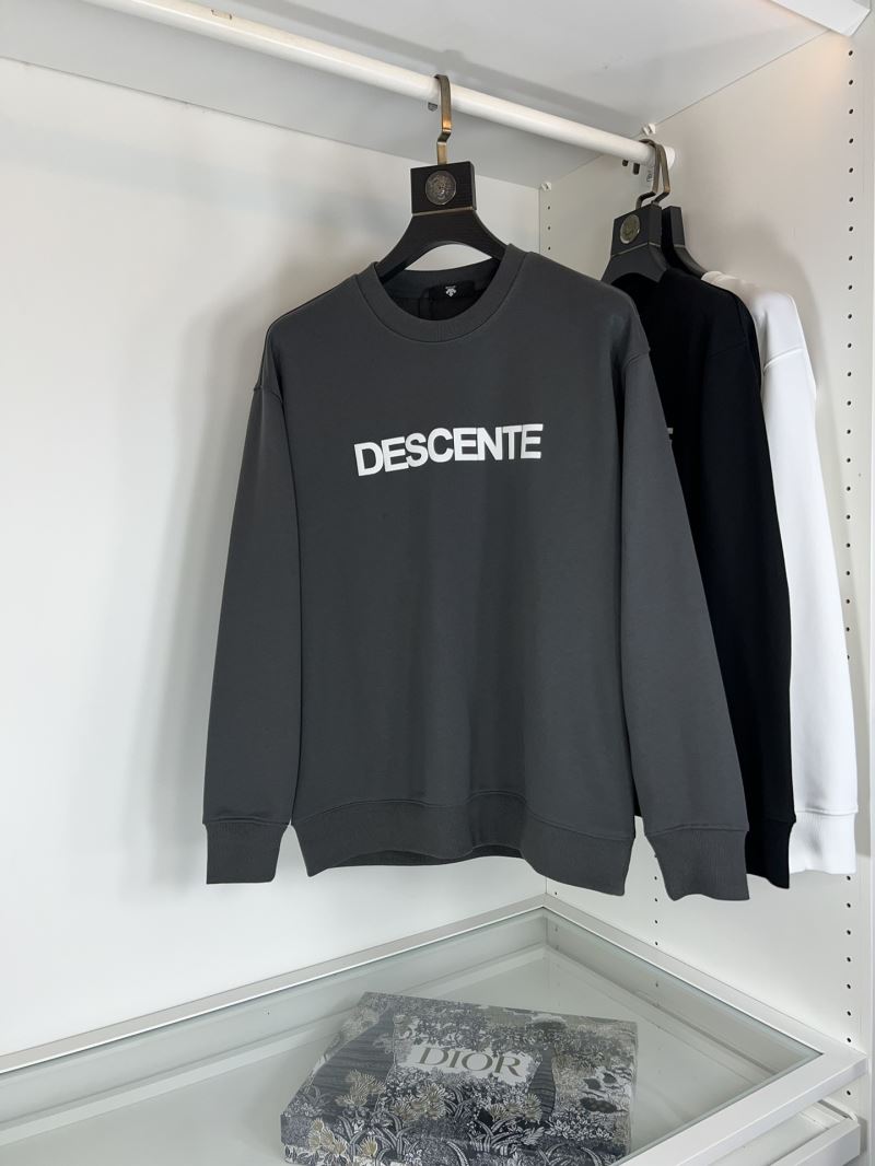 Descente Hoodies